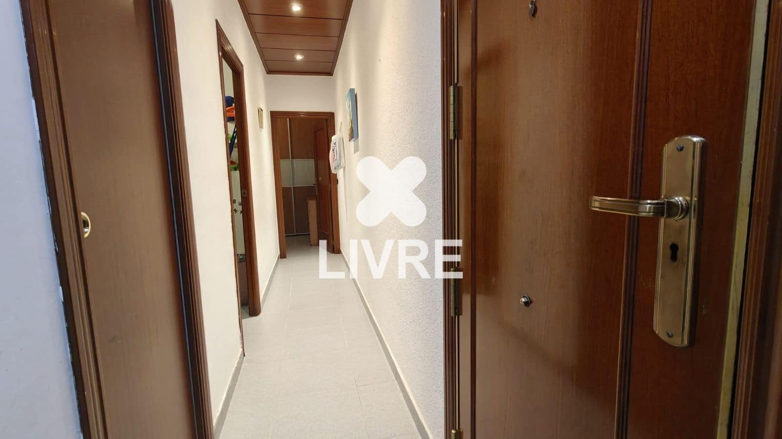 4 chambre Appartement à vendre à Barcelone ville - 275 000 € (Ref: 10134866)