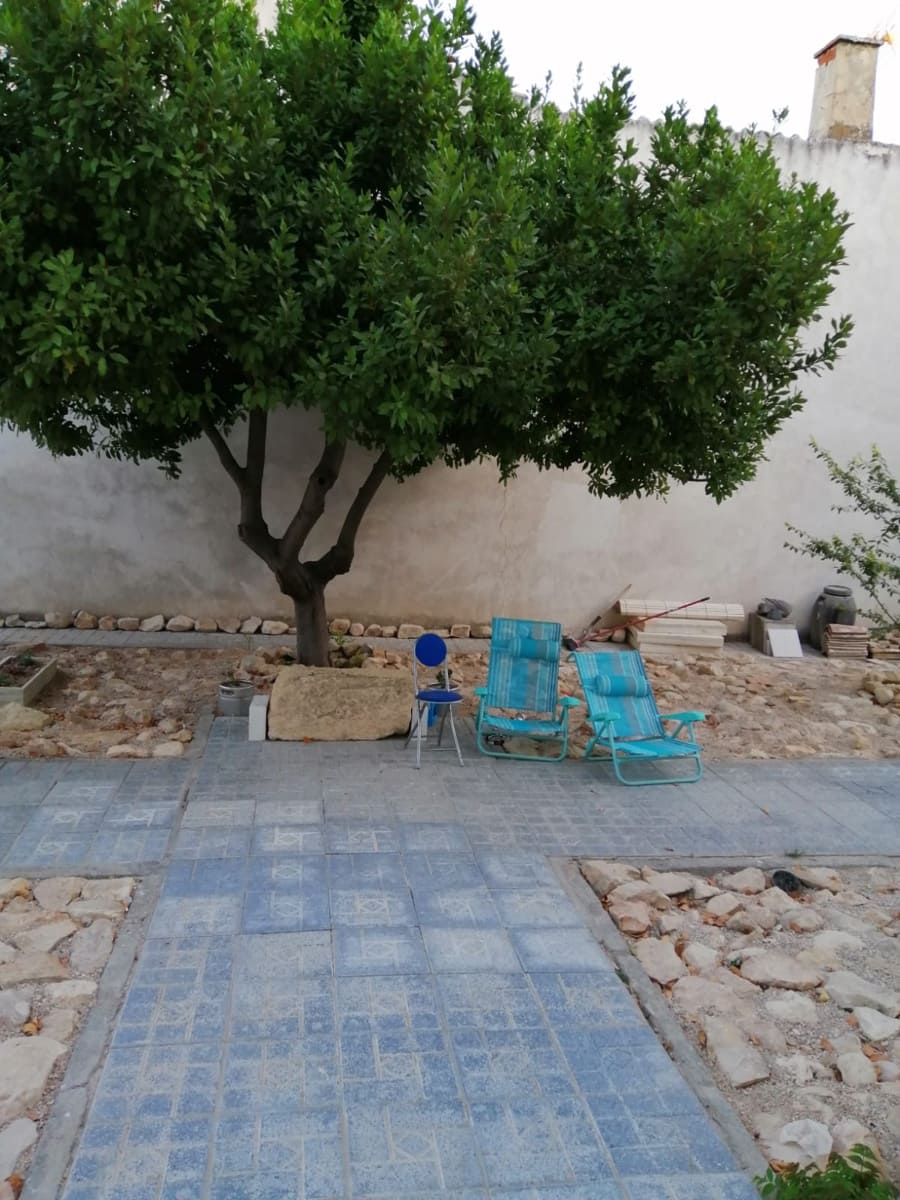 12 bedroom Townhouse for sale in Pedro Martinez with garage - € 231,000 (Ref: 10036206)