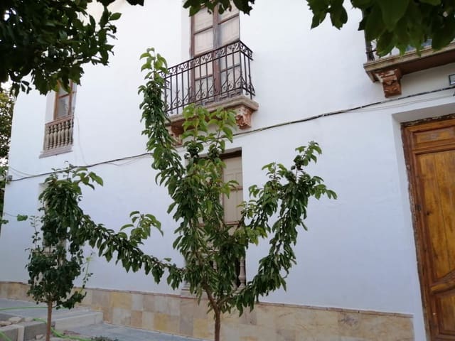 12 bedroom Townhouse for sale in Pedro Martínez with garage - € 231,000 (Ref: 10036206)