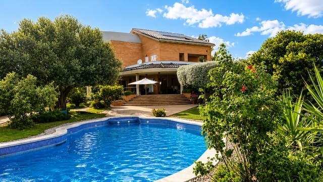 Chalet de 6 habitaciones en Vila-real en venta con piscina garaje - 899.000 € (Ref: 10039227)