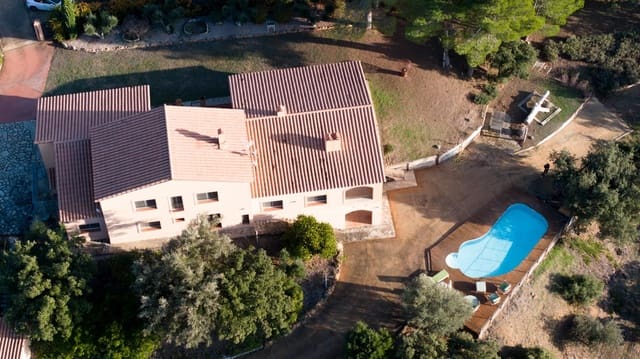 4 sypialnia Finka/Dom wiejski na sprzedaż w Falset z basenem garażem - 1 300 000 € (Ref: 10091304)