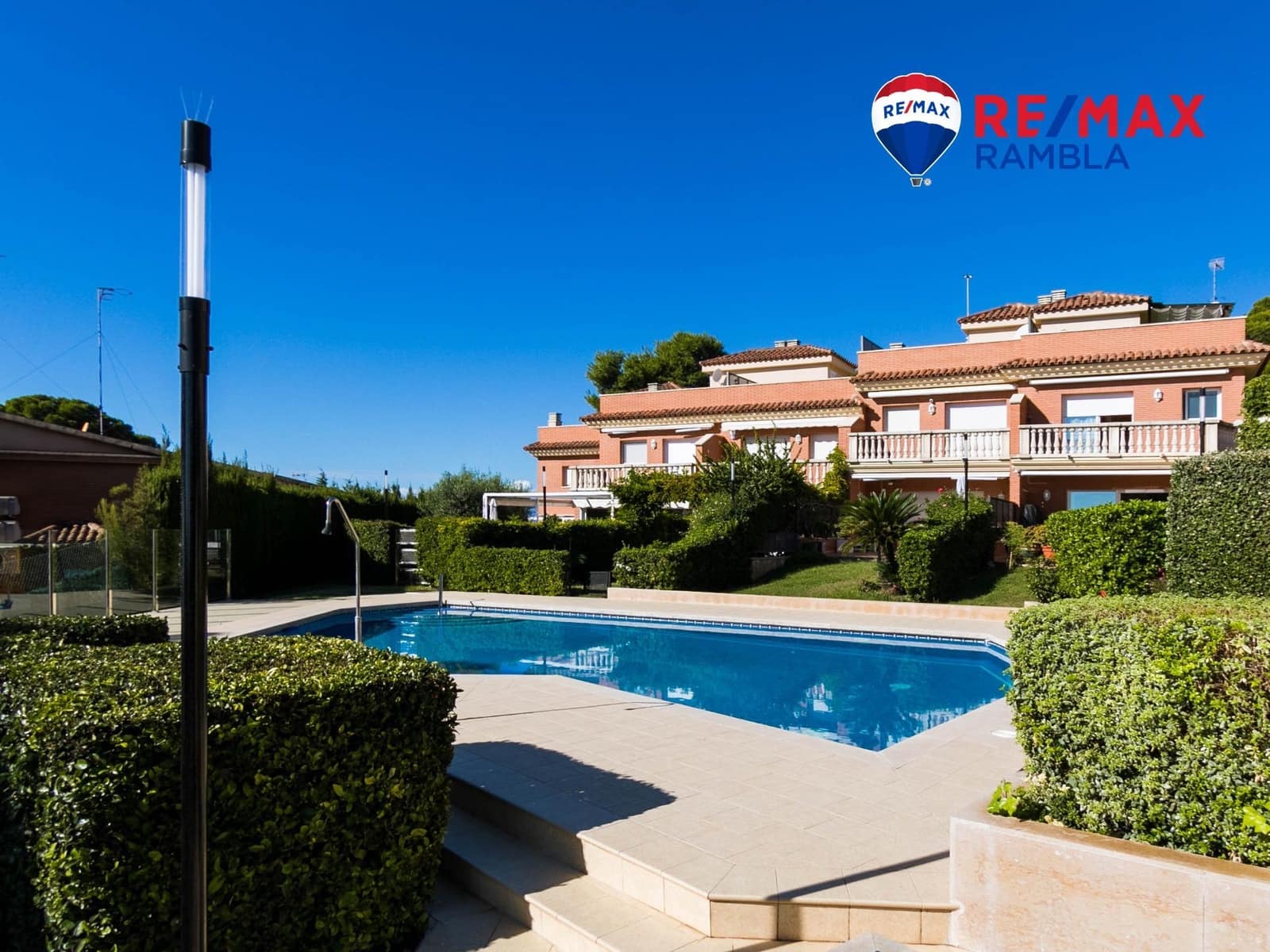 3 soveværelse Rækkehus til salg i Salou med swimmingpool garage - € 475.000 (Ref: 10091306)