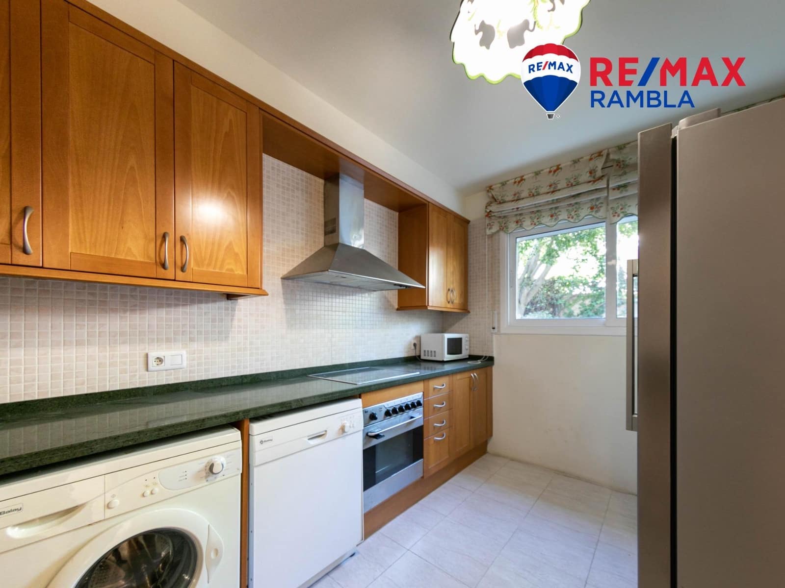3 soveværelse Rækkehus til salg i Salou med swimmingpool garage - € 475.000 (Ref: 10091306)