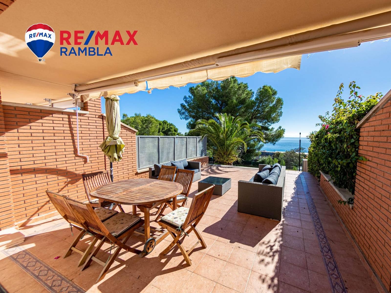 3 soveværelse Rækkehus til salg i Salou med swimmingpool garage - € 475.000 (Ref: 10091306)