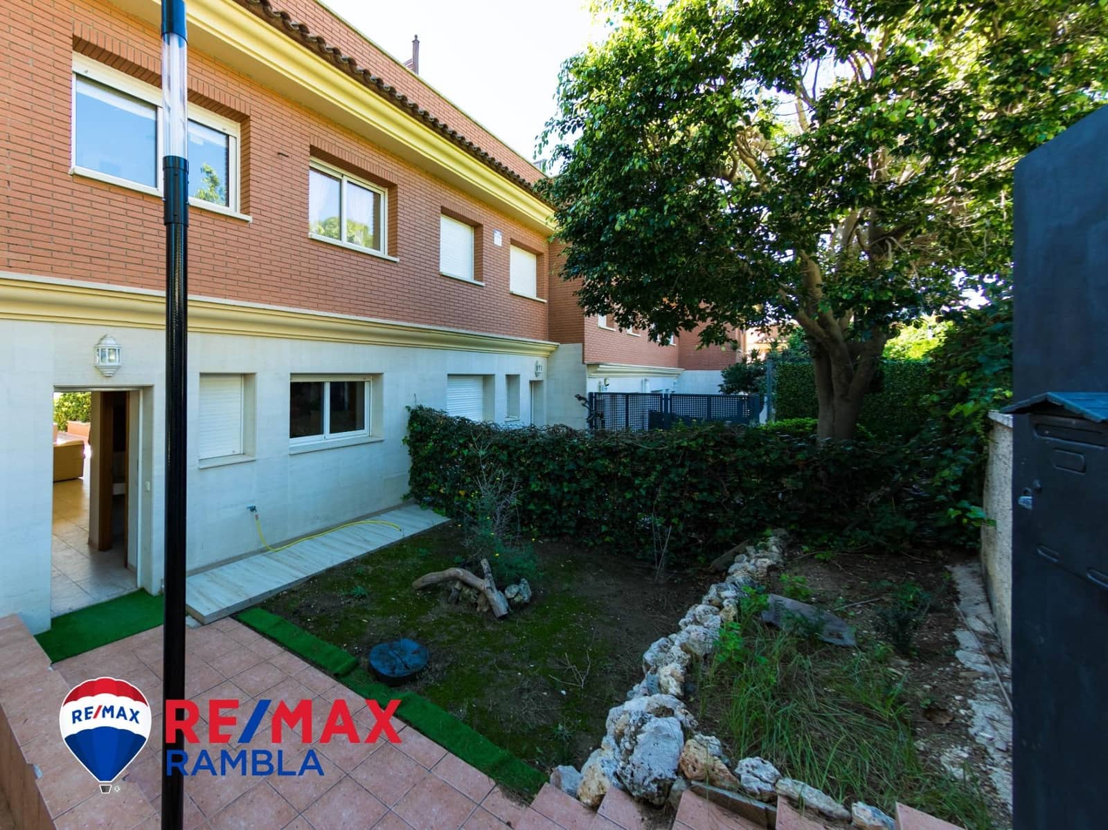 3 soveværelse Rækkehus til salg i Salou med swimmingpool garage - € 475.000 (Ref: 10091306)
