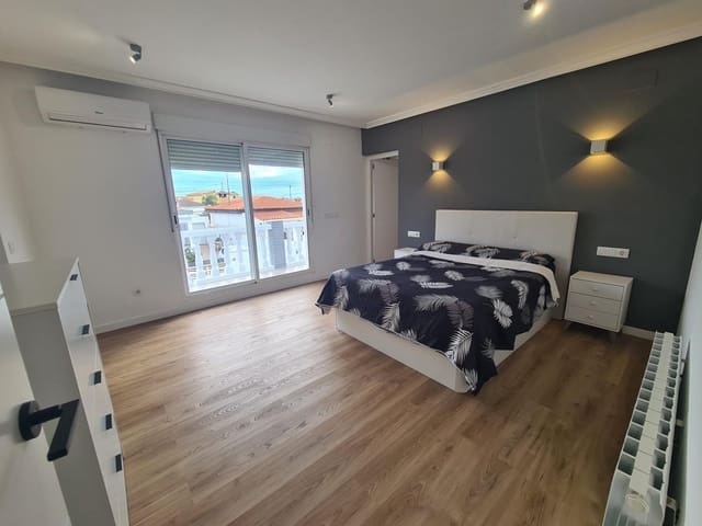 4 soveværelse Villa til salg i Vinaròs med garage - € 365.000 (Ref: 10091314)