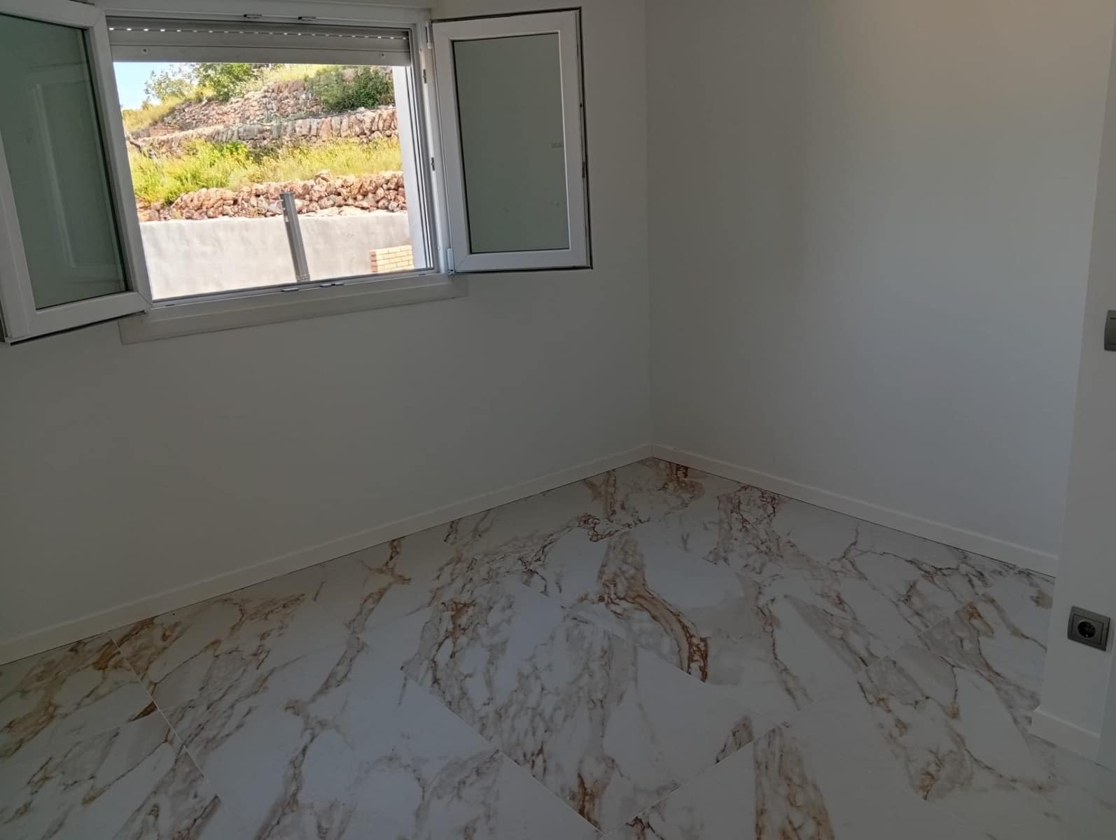 3 chambre Finca/Maison de Campagne à vendre à Tortosa avec piscine garage - 219 000 € (Ref: 10091316)