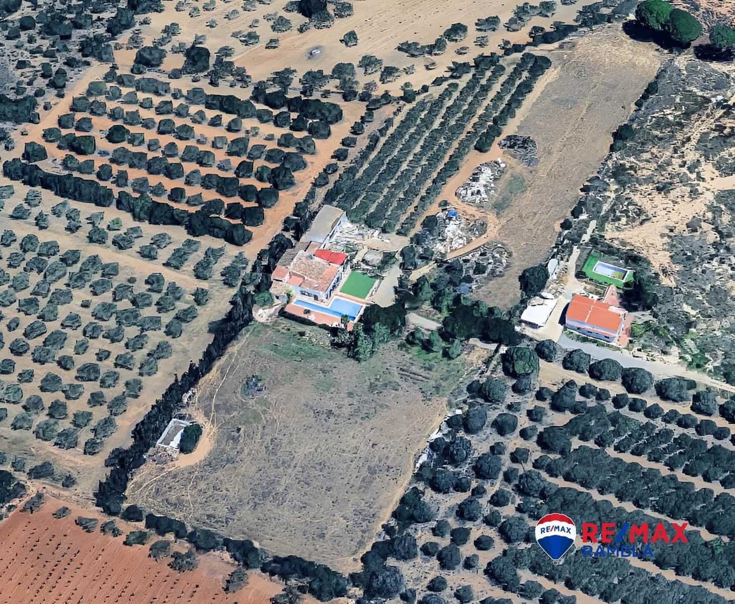 4 soveværelse Finca/Landehus til salg i Montbrio del Camp - € 900.000 (Ref: 10091321)