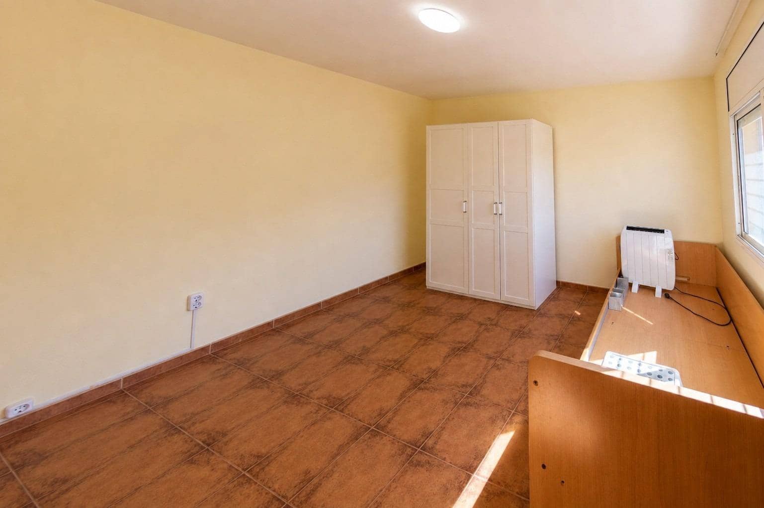 Chalet de 4 habitaciones en El Vendrell en venta - 320.000 € (Ref: 10091325)