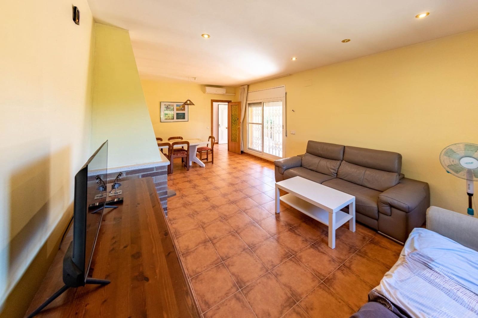 Chalet de 4 habitaciones en El Vendrell en venta - 320.000 € (Ref: 10091325)
