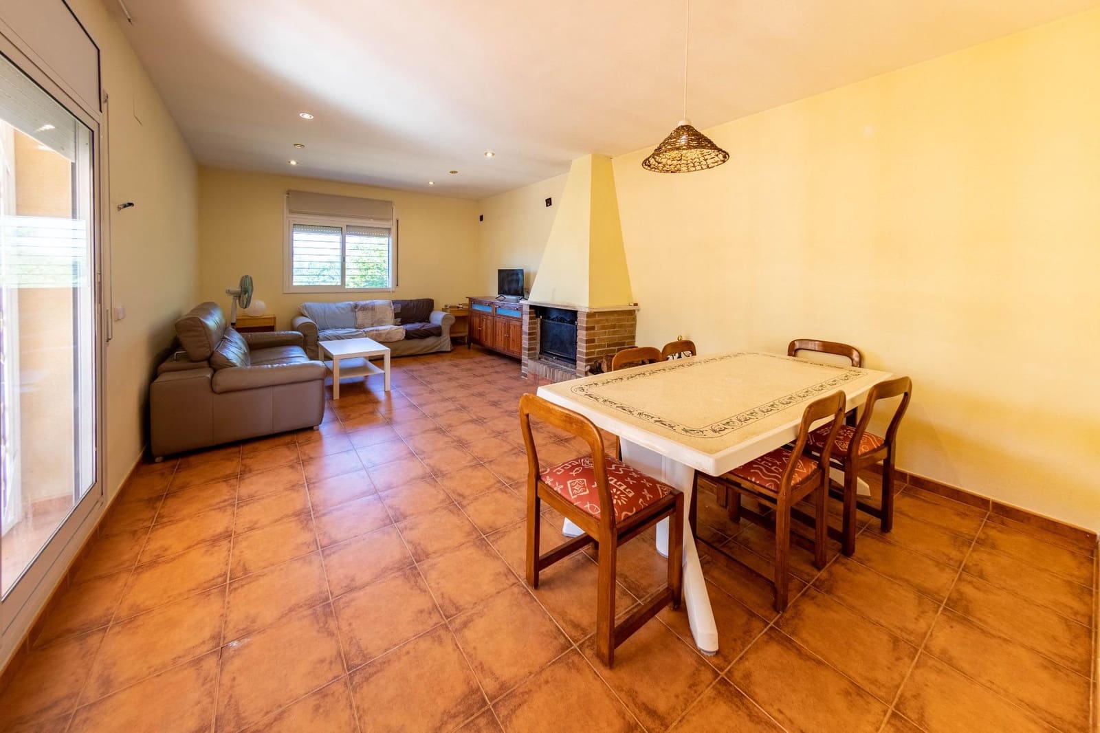 Chalet de 4 habitaciones en El Vendrell en venta - 320.000 € (Ref: 10091325)