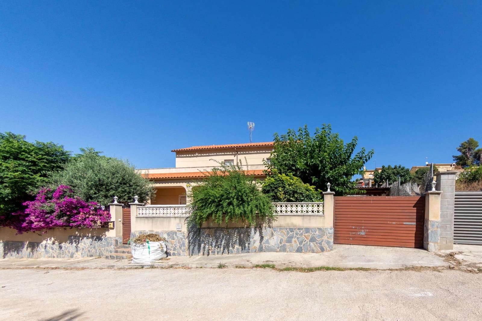 Chalet de 4 habitaciones en El Vendrell en venta - 320.000 € (Ref: 10091325)