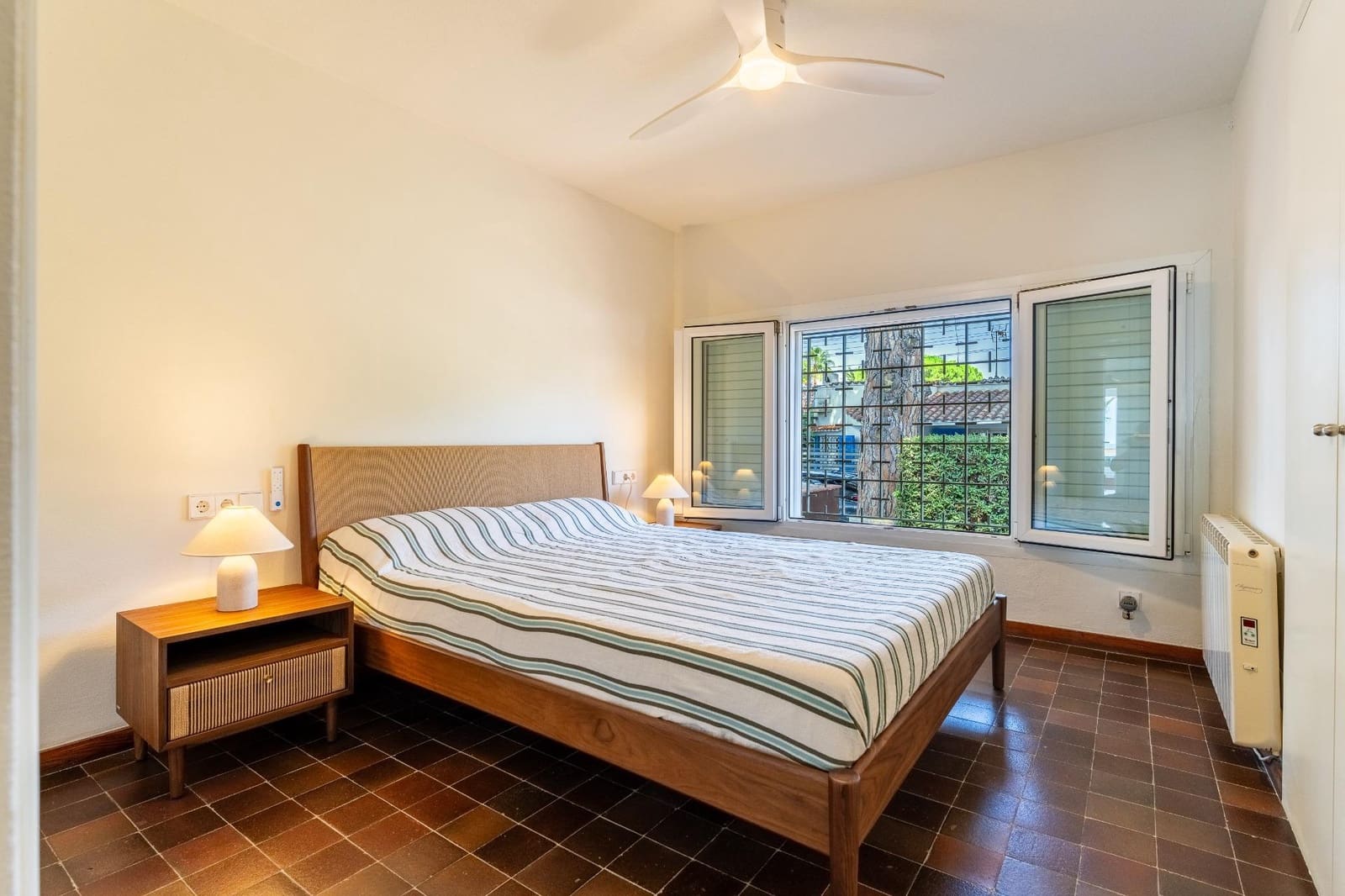5 soveværelse Villa til leje i Tarragona by - € 3.500 (Ref: 10091327)