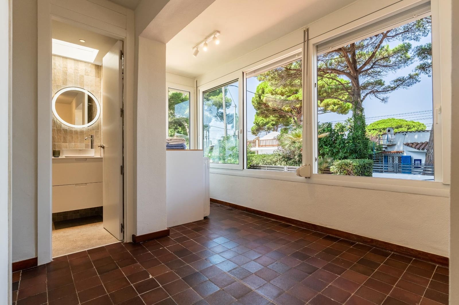 5 soveværelse Villa til leje i Tarragona by - € 3.500 (Ref: 10091327)