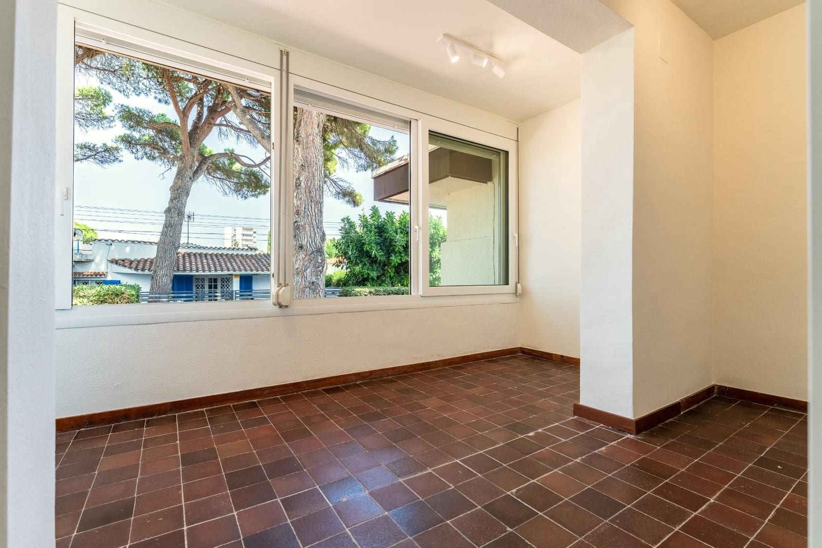 5 soveværelse Villa til leje i Tarragona by - € 3.500 (Ref: 10091327)