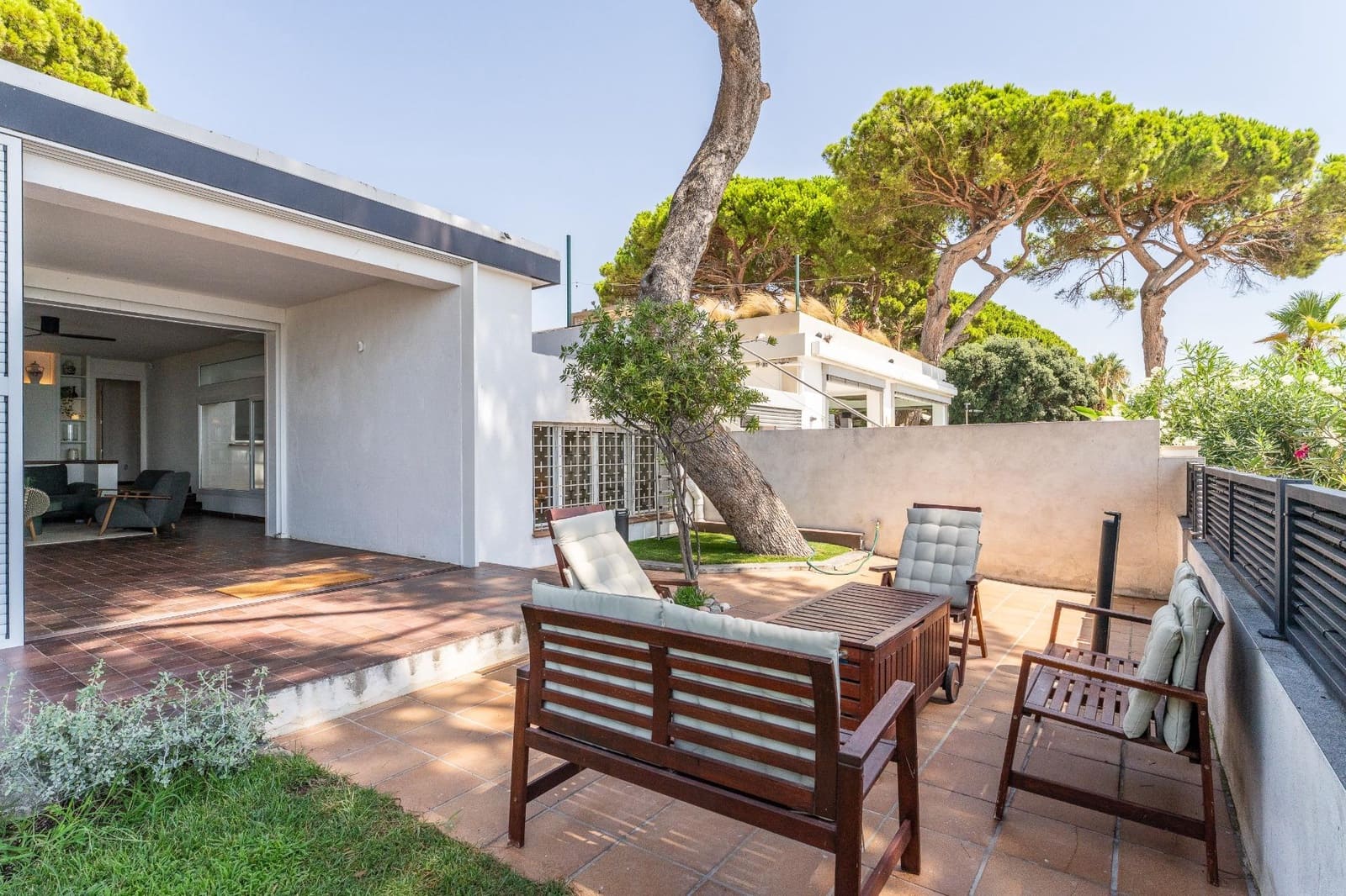 5 soveværelse Villa til leje i Tarragona by - € 3.500 (Ref: 10091327)