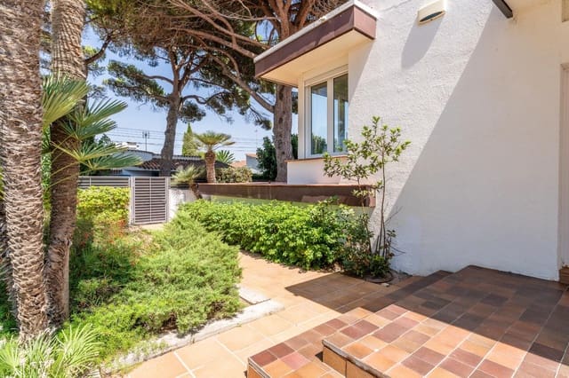 5 soveværelse Villa til leje i Tarragona by - € 3.500 (Ref: 10091327)