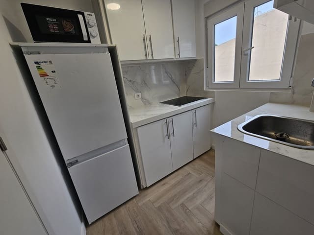 Studio for rent in El Tanque - € 550 (Ref: 10112248)