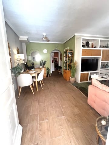 3 slaapkamer Halfvrijstaande villa te koop in La Marina, Elche / Elx met zwembad - € 259.000 (Ref: 10048034)