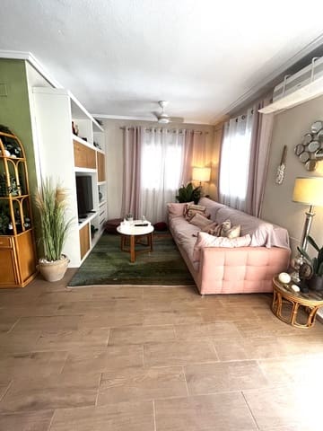 3 slaapkamer Halfvrijstaande villa te koop in La Marina, Elche / Elx met zwembad - € 259.000 (Ref: 10048034)