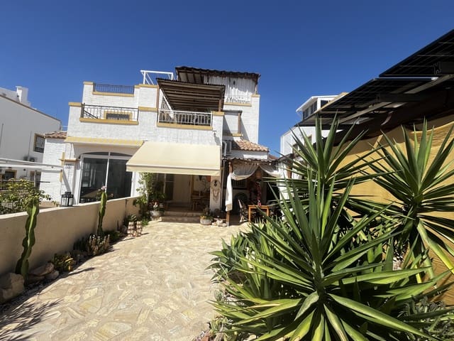 3 slaapkamer Halfvrijstaande villa te koop in La Marina, Elche / Elx met zwembad - € 259.000 (Ref: 10048034)