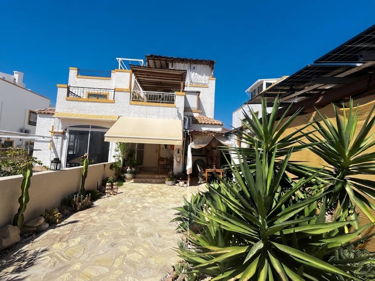3 bedroom Semi-detached Villa for sale in La Marina with pool garage - € 259,000 (Ref: 10048034)