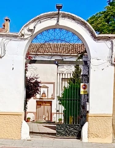 8 bedroom Finca/Country House for sale in Alpera with garage - € 395,000 (Ref: 10044388)