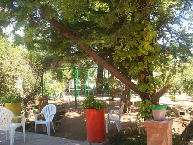 8 bedroom Finca/Country House for sale in Alpera with garage - € 395,000 (Ref: 10044388)