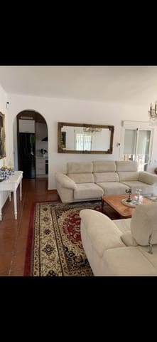 2 bedroom Villa for rent in Alcaucín with pool garage - € 1,300 (Ref: 10045839)