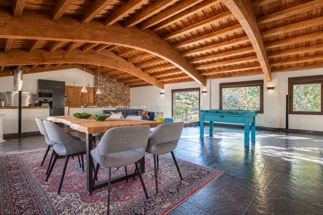 4 slaapkamer Finca/Landhuis te koop in Pedraza met zwembad garage - € 725.000 (Ref: 10099453)