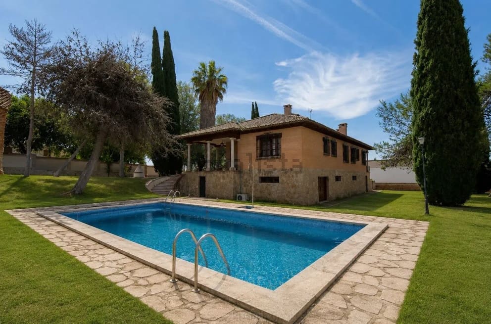 7 sovrum Villa till salu i Carmena med pool garage - 595 000 € (Ref: 10099454)