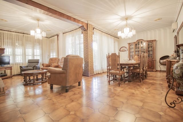 7 sovrum Villa till salu i Carmena med pool garage - 595 000 € (Ref: 10099454)