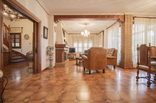 7 sovrum Villa till salu i Carmena med pool garage - 595 000 € (Ref: 10099454)
