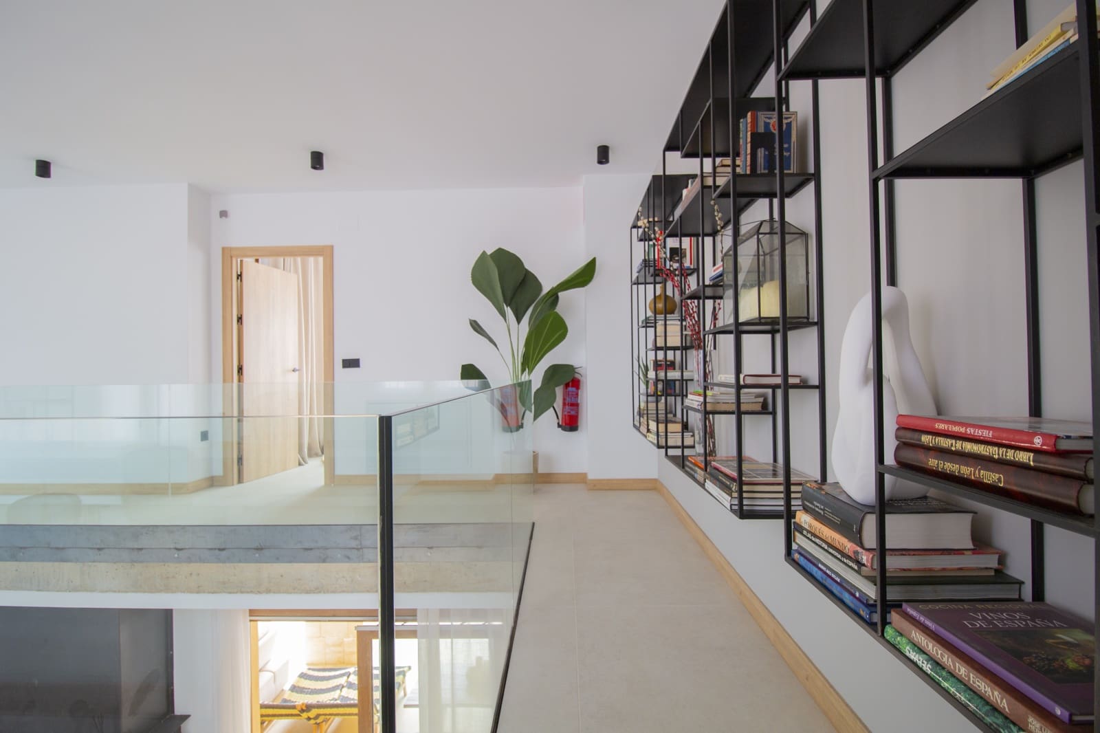 5 bedroom Townhouse for sale in Villalobos with garage - € 600,000 (Ref: 10112098)