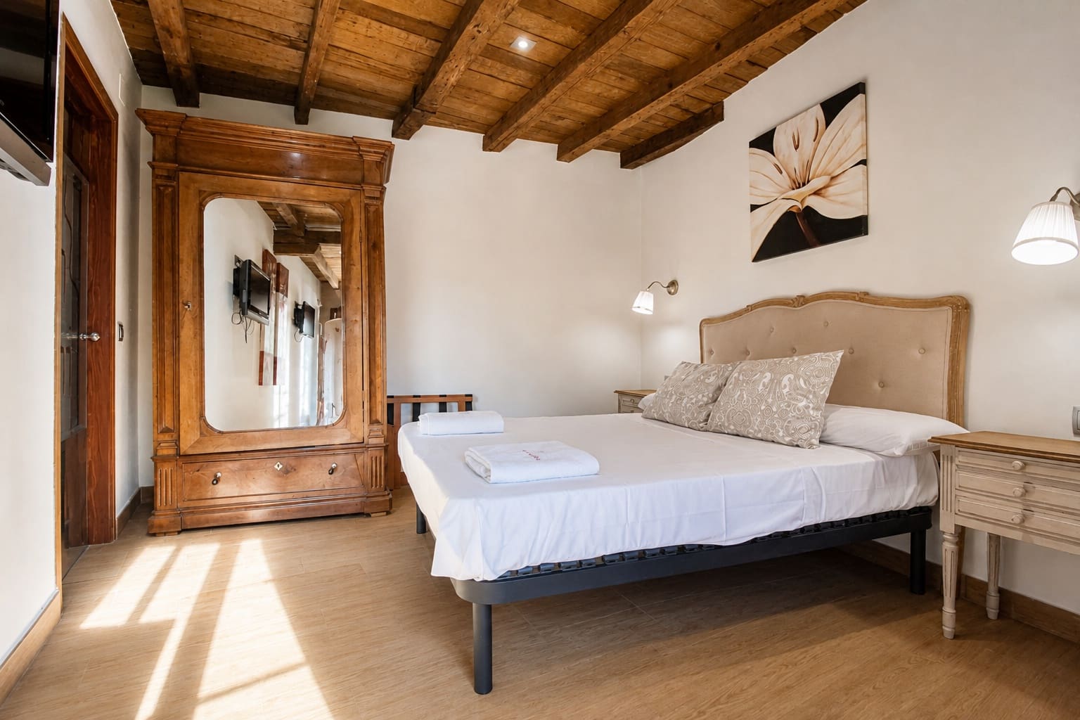 Villa/Maison à vendre à Velayos avec piscine garage - 900 000 € (Ref: 10112101)