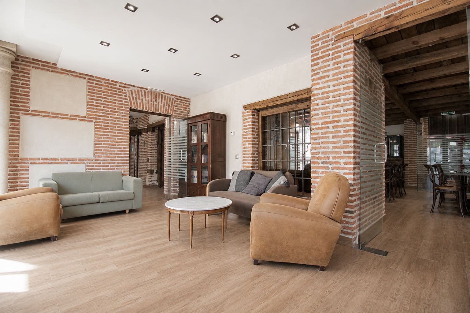 Villa/Maison à vendre à Velayos avec piscine garage - 900 000 € (Ref: 10112101)