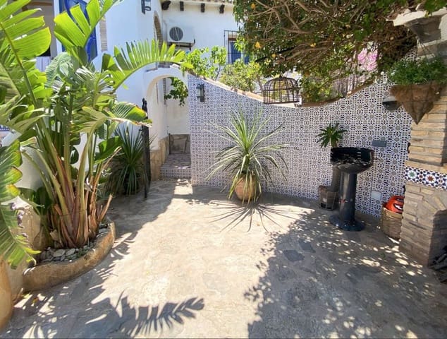 4 bedroom Villa for sale in Dénia - € 750,000 (Ref: 10048141)