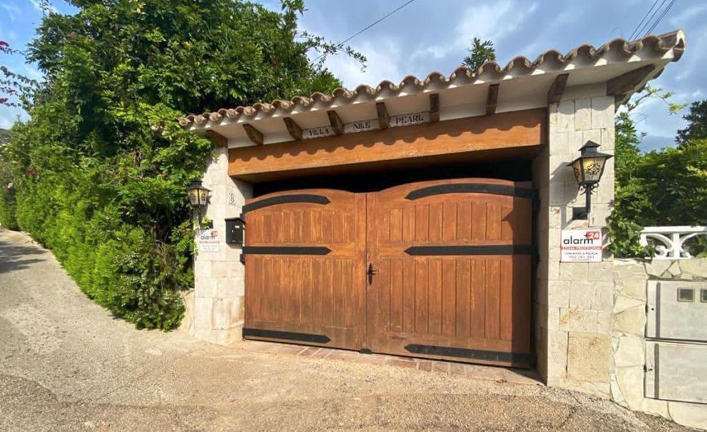 4 bedroom Villa for sale in Denia - € 750,000 (Ref: 10048141)