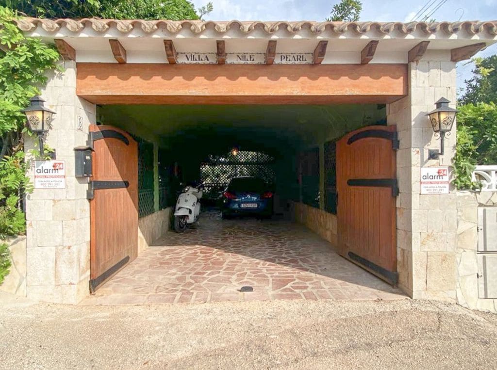 4 bedroom Villa for sale in Denia - € 750,000 (Ref: 10048141)