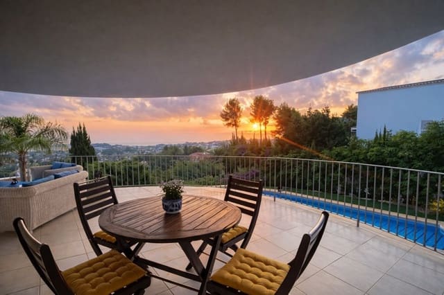 4 bedroom Villa for sale in El Montgó, Dénia - € 750,000 (Ref: 10048142)