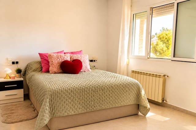 3 bedroom Villa for sale in El Montgó, Dénia - € 660,000 (Ref: 10048143)