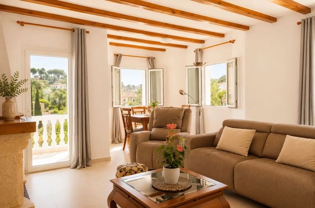 3 bedroom Villa for sale in El Montgó, Dénia - € 660,000 (Ref: 10048143)