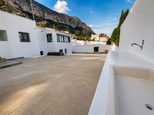 3 sypialnia Willa na sprzedaż w El Montgó, Dénia z basenem - 599 000 € (Ref: 10048145)