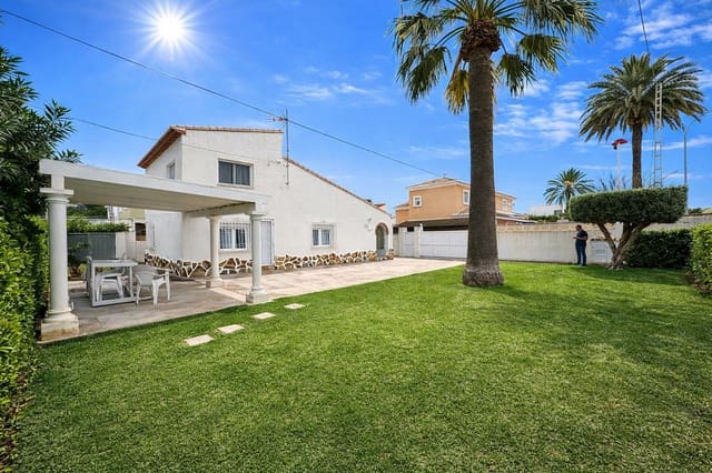 4 sypialnia Willa na sprzedaż w Dénia z garażem - 339 000 € (Ref: 10048146)