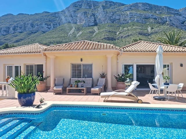 3 sypialnia Willa na sprzedaż w El Montgó, Dénia z basenem garażem - 790 000 € (Ref: 10048147)