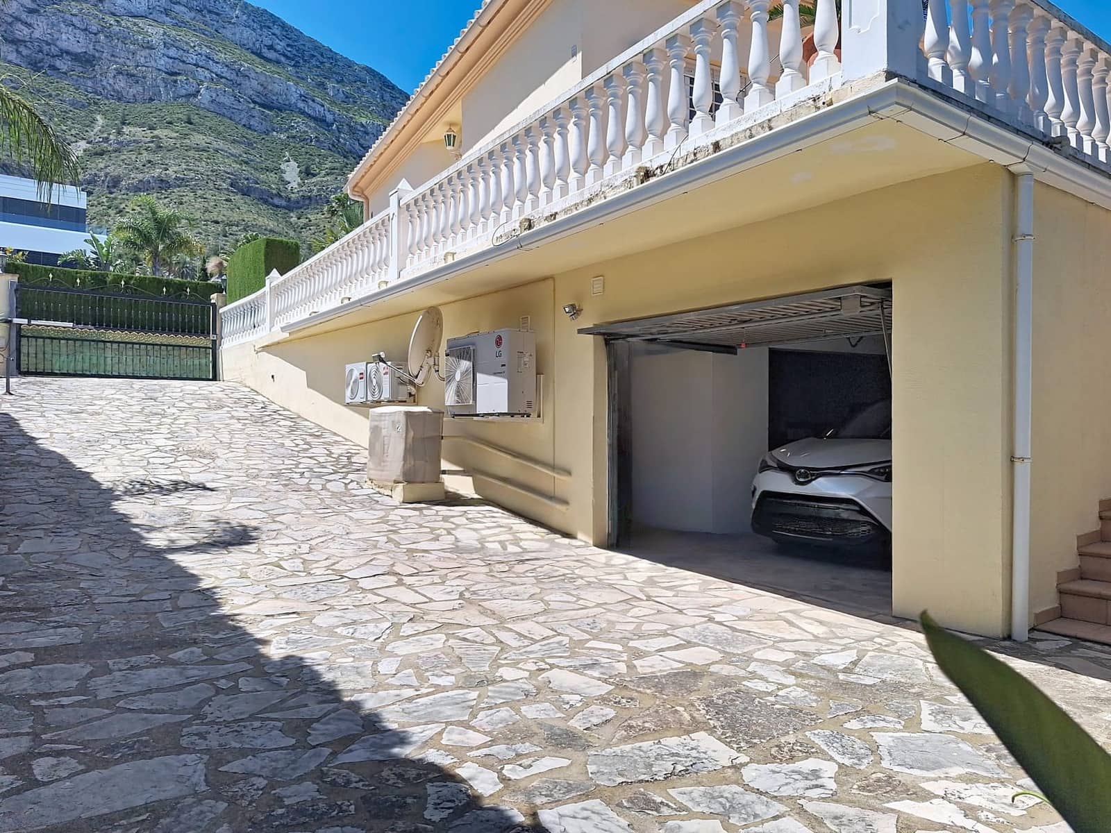 3 sypialnia Willa na sprzedaż w Denia z basenem garażem - 790 000 € (Ref: 10048147)