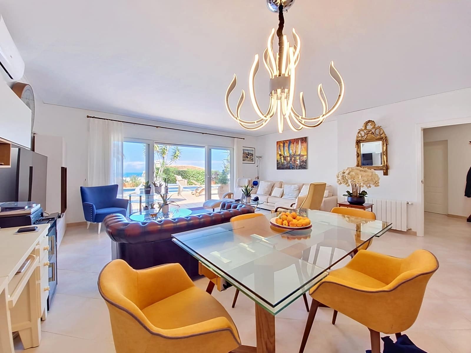 3 sypialnia Willa na sprzedaż w Denia z basenem garażem - 790 000 € (Ref: 10048147)