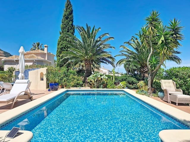 3 sypialnia Willa na sprzedaż w El Montgó, Dénia z basenem garażem - 790 000 € (Ref: 10048147)