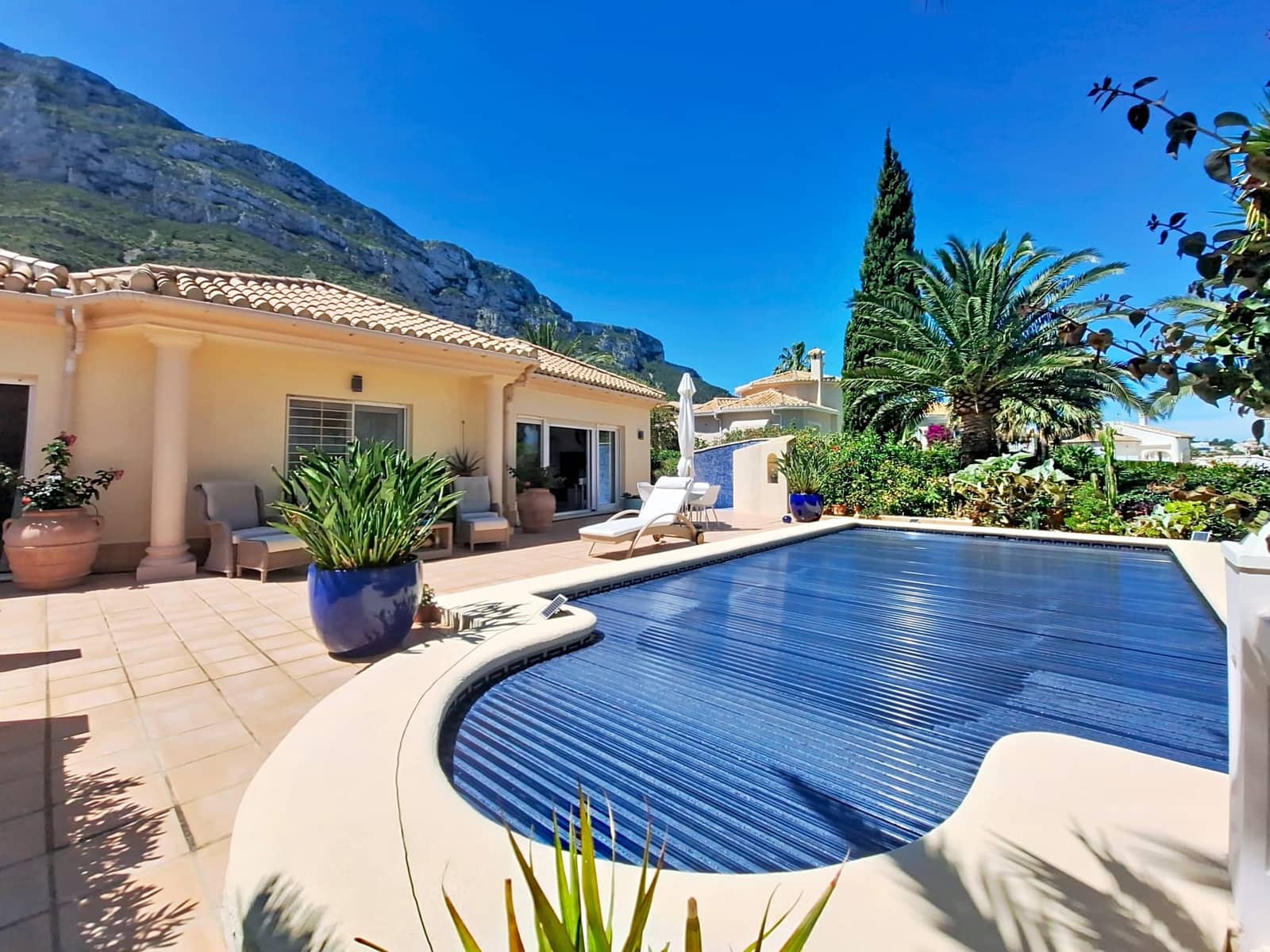 3 sypialnia Willa na sprzedaż w Denia z basenem garażem - 790 000 € (Ref: 10048147)