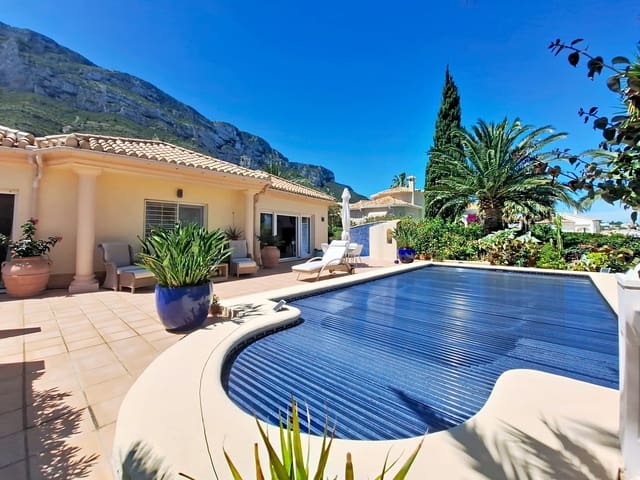 3 sypialnia Willa na sprzedaż w El Montgó, Dénia z basenem garażem - 790 000 € (Ref: 10048147)